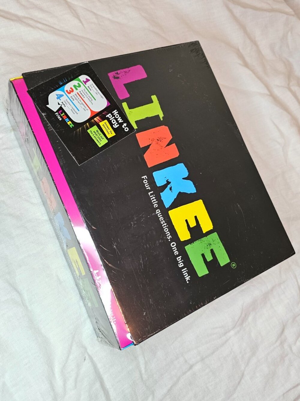 NIB LINKEE Party Trivia Quiz Game by Bananagrams